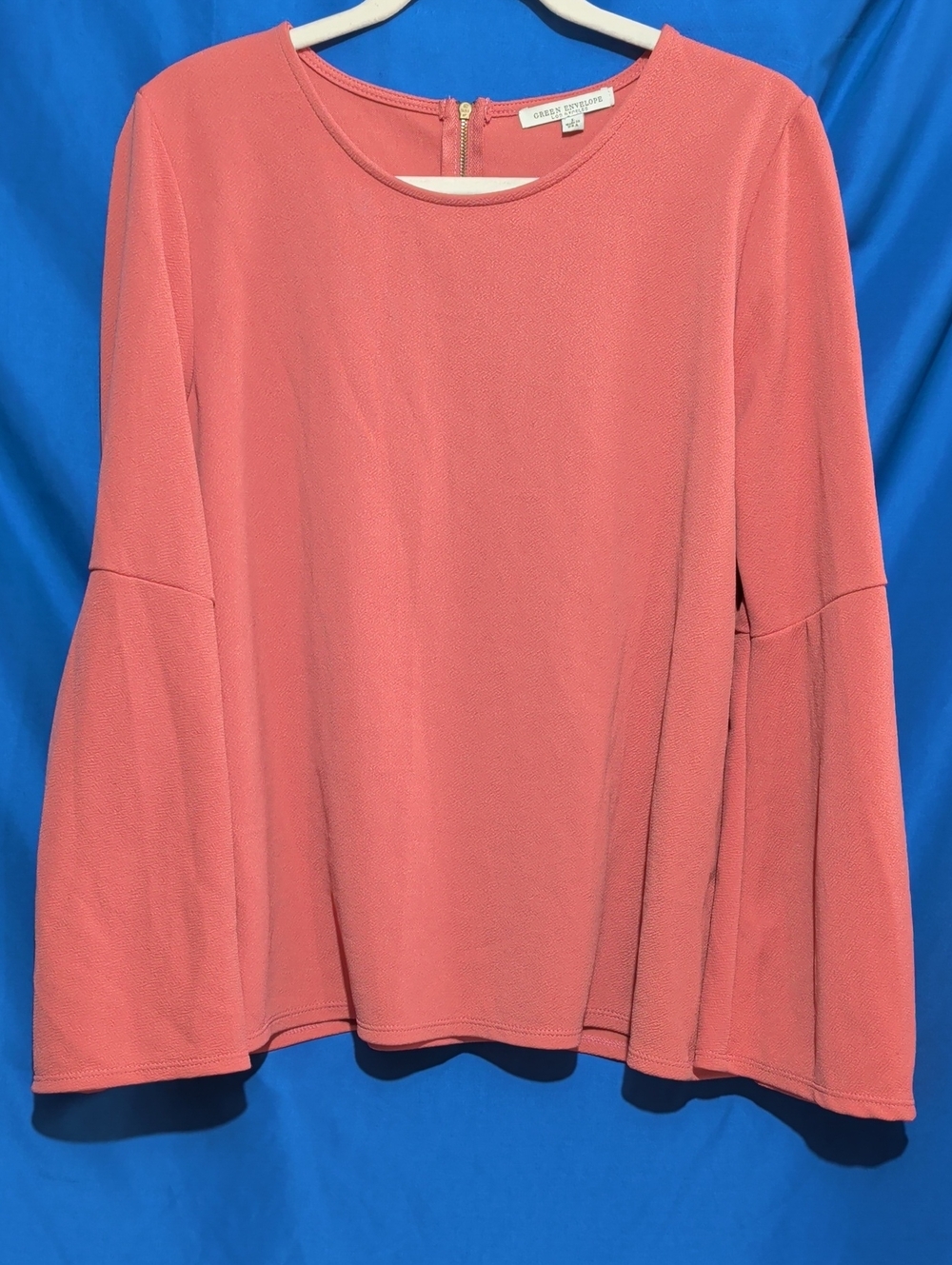 Green Envelope Coral Bell-Sleeve Women's Top